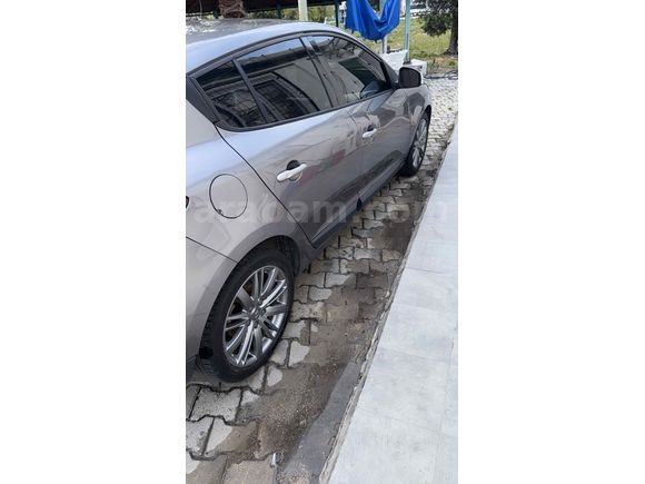 Fransız 6 vites dijital  ekran Megane 1.5 dCi Dynamique 2009 Model 