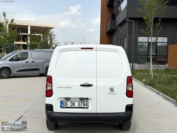 HATASIZ BOYASIZ 2022 MODEL PEUGEOT PARTNER 1.5 BLUEHDİ COMFORT