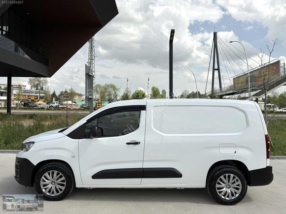 HATASIZ BOYASIZ 2022 MODEL PEUGEOT PARTNER 1.5 BLUEHDİ COMFORT