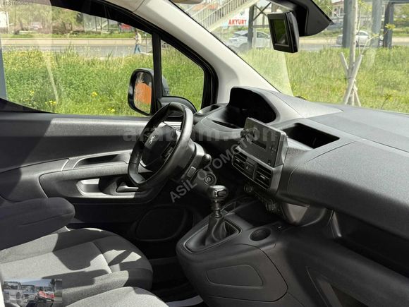 HATASIZ BOYASIZ 2022 MODEL PEUGEOT PARTNER 1.5 BLUEHDİ COMFORT