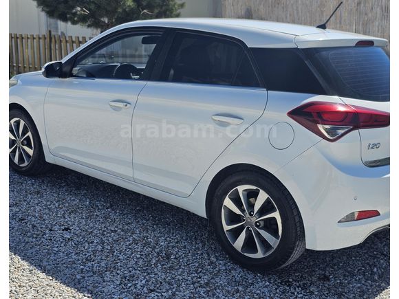Sahibinden Hyundai i20 1.2 MPI Style 2015 Model