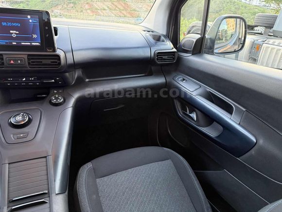 2022 MODEL PEUGEOT RİFTER 1.5 BLUEHDI ALLURE CAM TAVANLI BOYASIZ