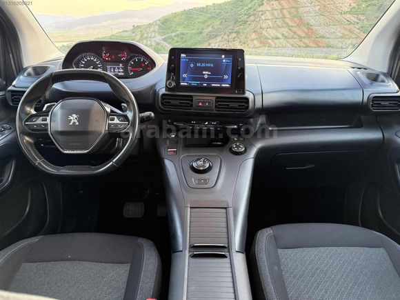 2022 MODEL PEUGEOT RİFTER 1.5 BLUEHDI ALLURE CAM TAVANLI BOYASIZ