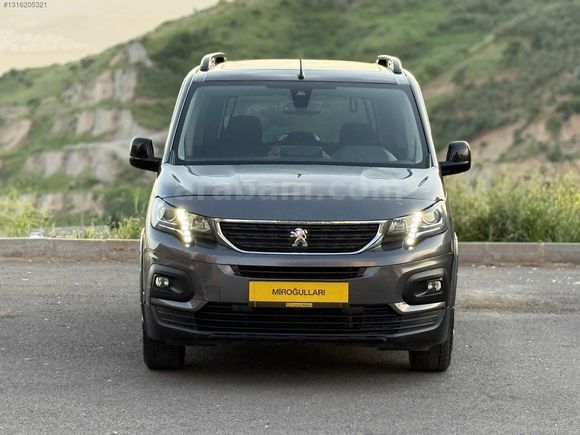 2022 MODEL PEUGEOT RİFTER 1.5 BLUEHDI ALLURE CAM TAVANLI BOYASIZ