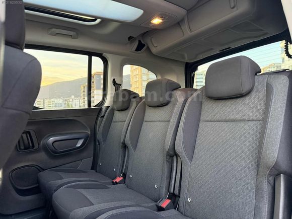 2022 MODEL PEUGEOT RİFTER 1.5 BLUEHDI ALLURE CAM TAVANLI BOYASIZ