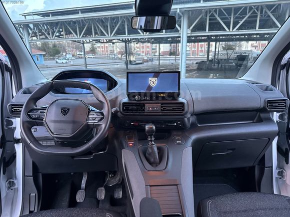 YKY MOTORS HATASIZ-BOYASIZ 2025 MODEL DÜŞÜK KM KART 12 TAKSİT