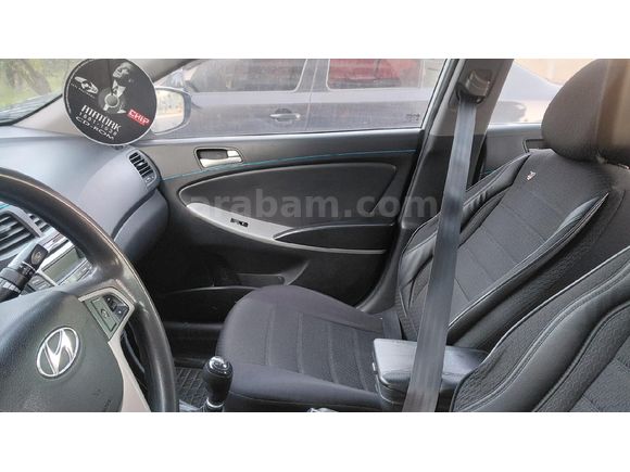 Sahibinden Hyundai Accent Blue 1.6 CRDI Mode Plus 2013 Model Kocaeli