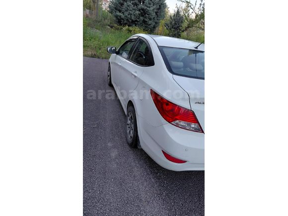 Sahibinden Hyundai Accent Blue 1.6 CRDI Mode Plus 2013 Model Kocaeli