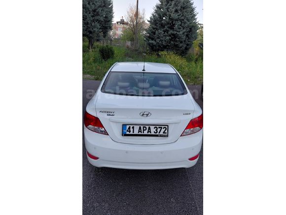 Sahibinden Hyundai Accent Blue 1.6 CRDI Mode Plus 2013 Model Kocaeli