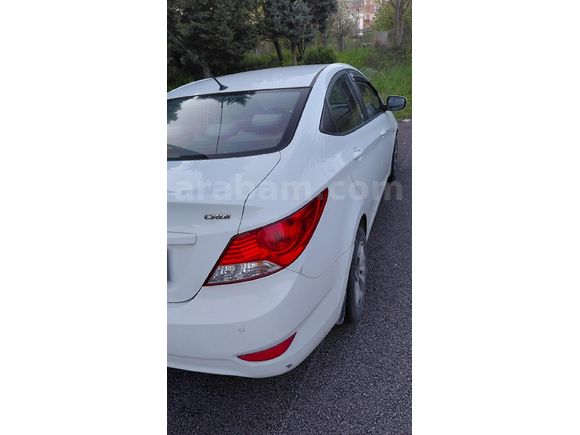 Sahibinden Hyundai Accent Blue 1.6 CRDI Mode Plus 2013 Model Kocaeli