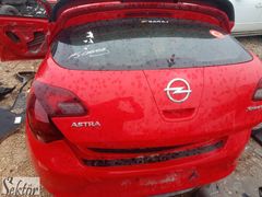 Opel Astra J Bagaj Kapağı
