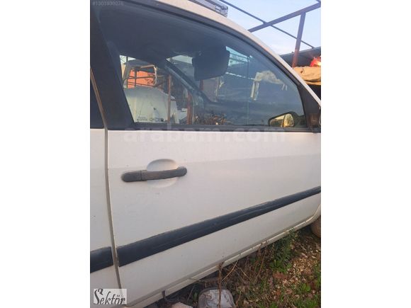 Ford Fiesta Van Sağ Kapı