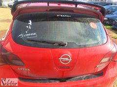 Opel Astra J Bagaj Kapağı