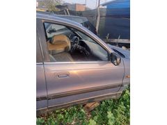 Hyundai Elantra Sağ Ön Kapı