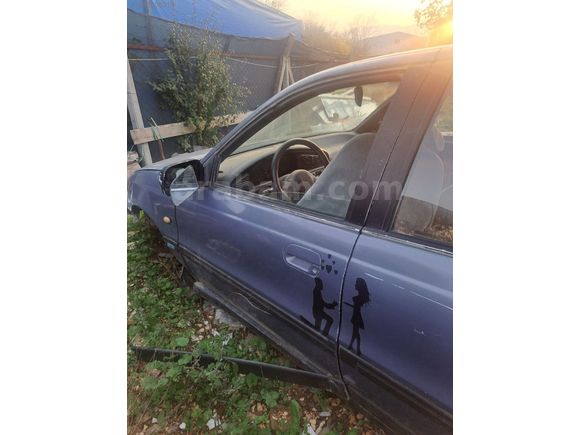 Hyundai Elantra Sol Ön Kapı
