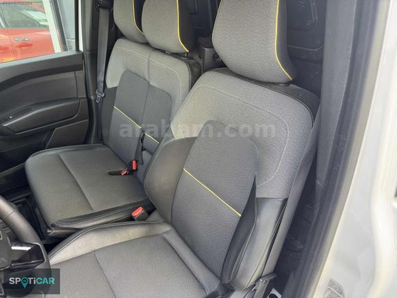 OPEL YETKİLİ BAYİİNDEN HATASIZ BOYASIZ 2024 KANGO %20 FATURALI