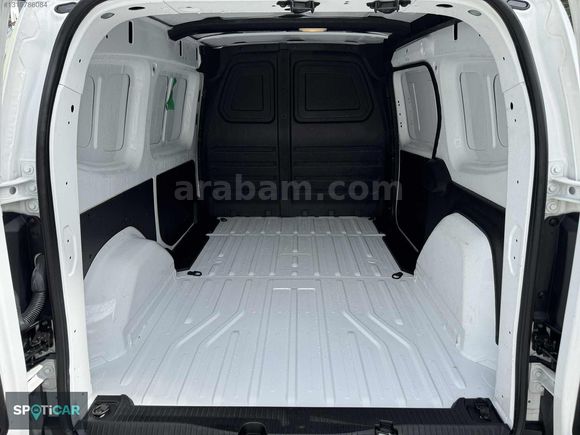 OPEL YETKİLİ BAYİİNDEN HATASIZ BOYASIZ 2024 KANGO %20 FATURALI