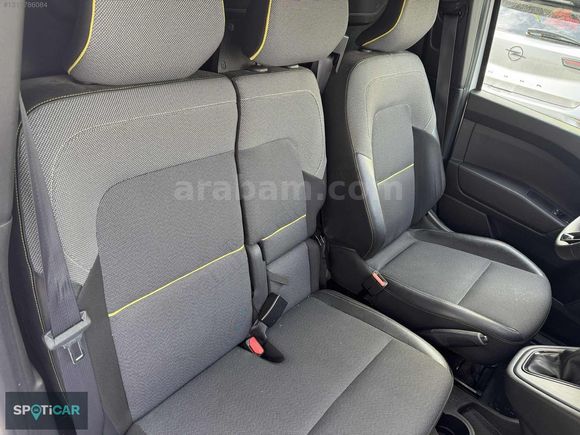 OPEL YETKİLİ BAYİİNDEN HATASIZ BOYASIZ 2024 KANGO %20 FATURALI