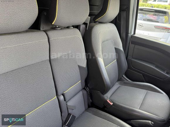 OPEL YETKİLİ BAYİİNDEN HATASIZ BOYASIZ 2024 KANGO %20 FATURALI
