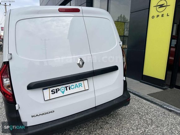OPEL YETKİLİ BAYİİNDEN HATASIZ BOYASIZ 2024 KANGO %20 FATURALI
