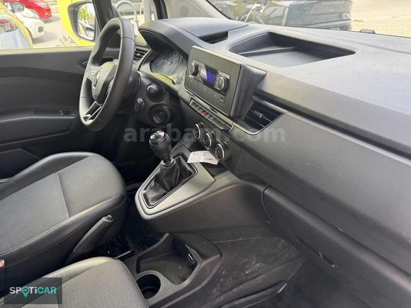 OPEL YETKİLİ BAYİİNDEN HATASIZ BOYASIZ 2024 KANGO %20 FATURALI