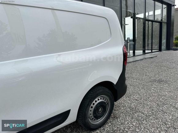 OPEL YETKİLİ BAYİİNDEN HATASIZ BOYASIZ 2024 KANGO %20 FATURALI
