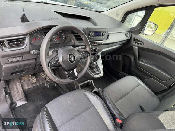 OPEL YETKİLİ BAYİİNDEN HATASIZ BOYASIZ 2024 KANGO %20 FATURALI
