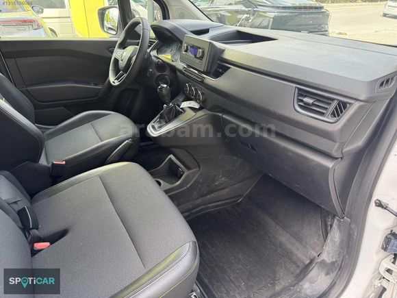 OPEL YETKİLİ BAYİİNDEN HATASIZ BOYASIZ 2024 KANGO %20 FATURALI