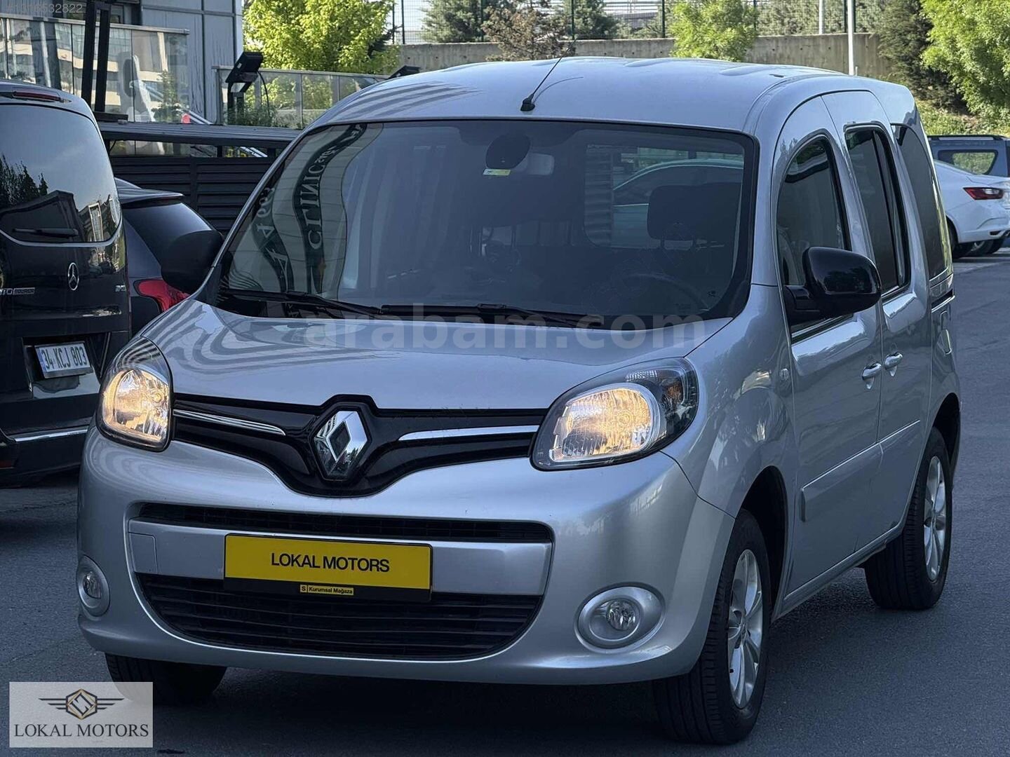 Galeriden Renault Kangoo 1.5 dCi Exclusive 2018 Model İstanbul 153.000 km Beyaz 2