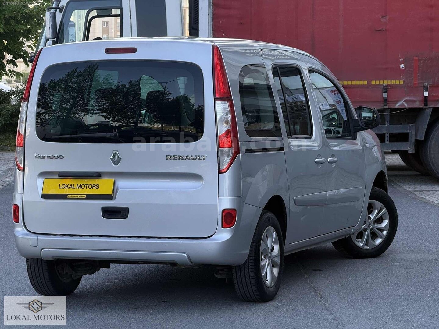 Galeriden Renault Kangoo 1.5 dCi Exclusive 2018 Model İstanbul 153.000 km Beyaz 6