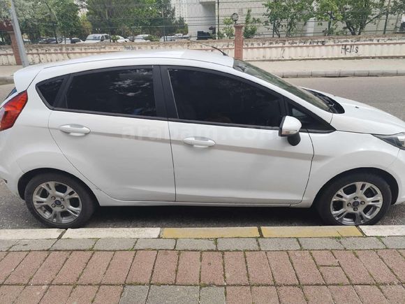 Sahibinden Ford Fiesta 1.6  Trend X 2015 Model  163.000 km Beyaz