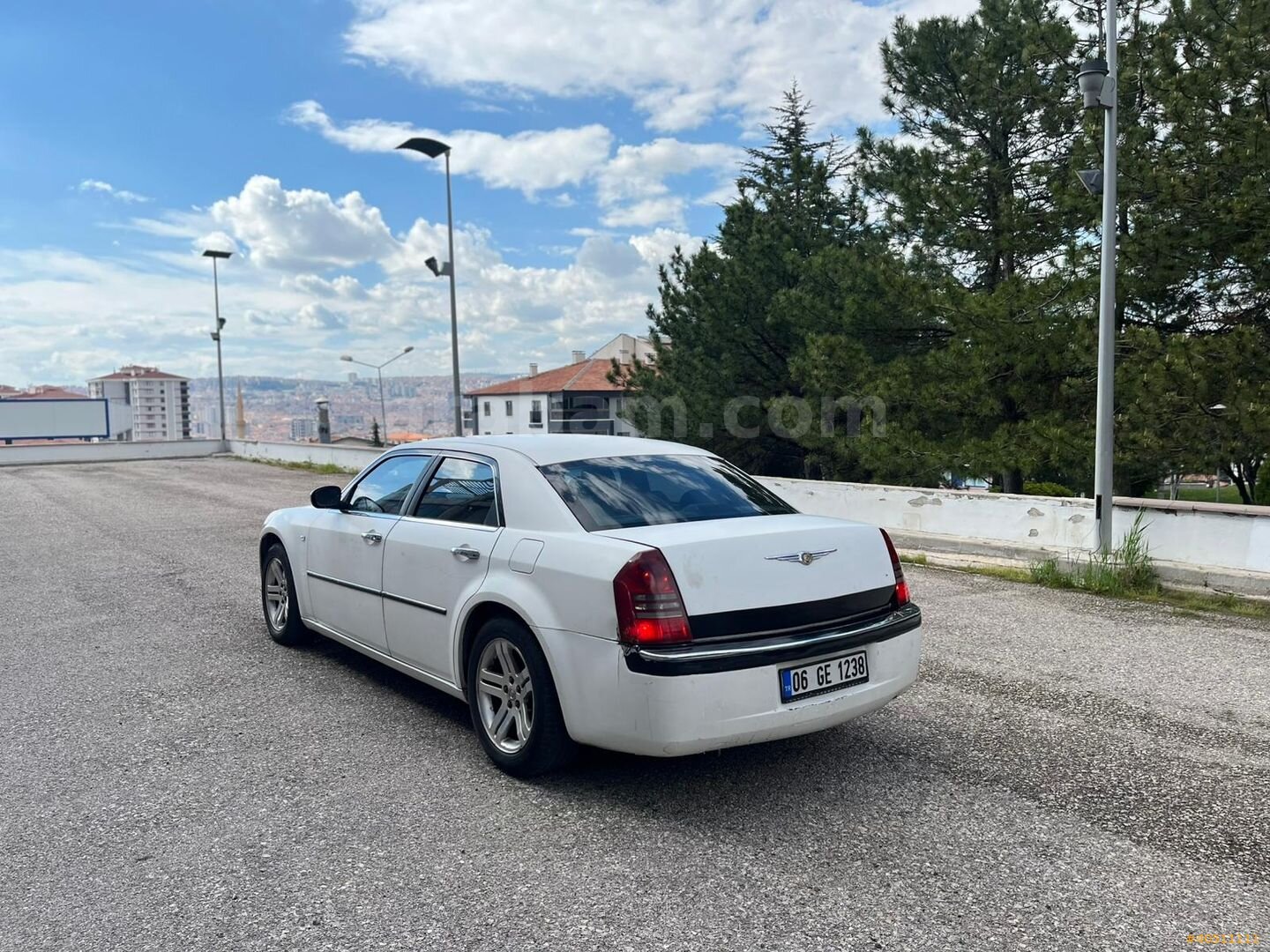 Galeriden Chrysler 300 C 2.7 2006 Model Ankara 260.000 km Beyaz 5