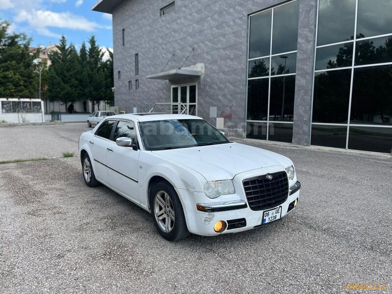 Galeriden Chrysler 300 C 2.7 2006 Model Ankara 260.000 km Beyaz