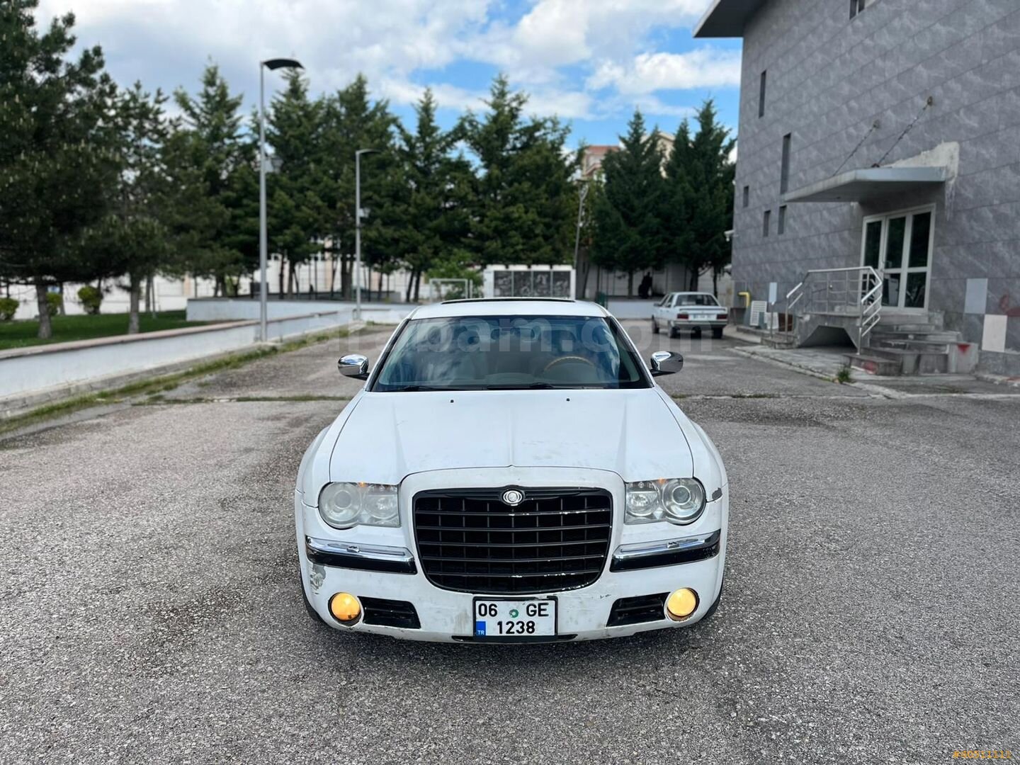 Galeriden Chrysler 300 C 2.7 2006 Model Ankara 260.000 km Beyaz 2