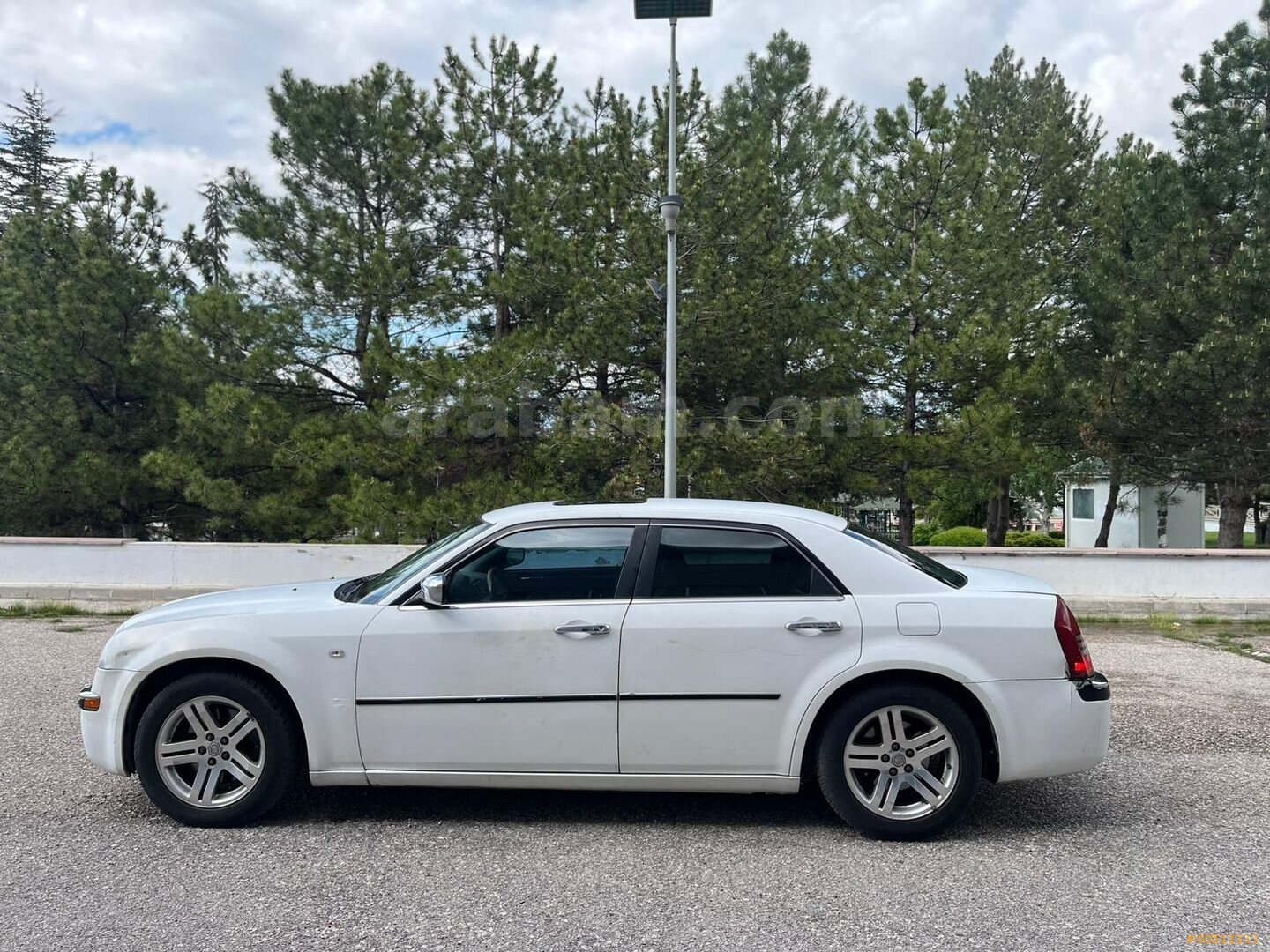 Galeriden Chrysler 300 C 2.7 2006 Model Ankara 260.000 km Beyaz 4