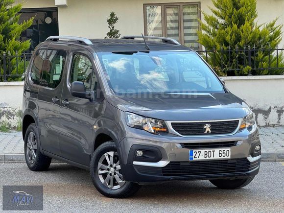 TR EN UYGUN RAKAMINA TERTEMİZ DÜŞÜK KM PEUGEOT RİFTER