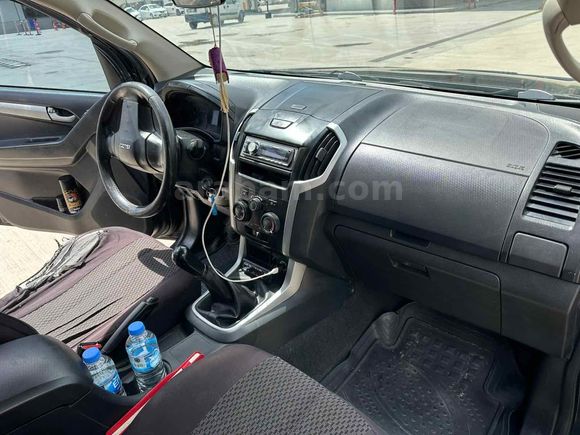 Sahibinden Isuzu D-Max 2.5 4x2 HT 2012 Model 