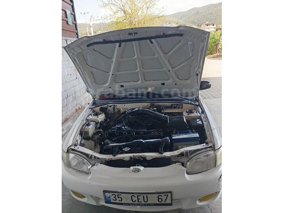 Sahibinden Hyundai Accent 1.3 LS 2000 Model  318763 km Beyaz