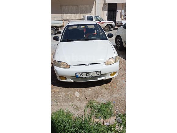 Sahibinden Hyundai Accent 1.3 LS 2000 Model  318763 km Beyaz