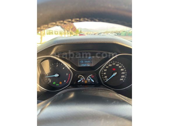 SAHİBİNDEN DEĞİŞENSİZ 2013 FORD FOCUS