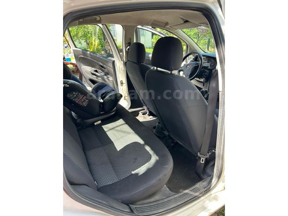 2 değişenli temiz aile aracı  1.3 Multijet Pop  2015 Model
