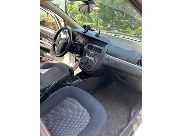 2 değişenli temiz aile aracı  1.3 Multijet Pop  2015 Model