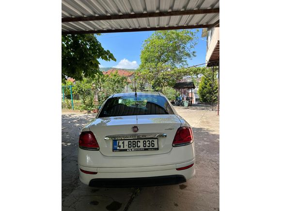 2 değişenli temiz aile aracı  1.3 Multijet Pop  2015 Model