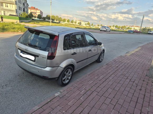 Sahibinden Ford Fiesta 1.4 TDCi Comfort 2004 Model  285.000 km Gri (Gümüş)
