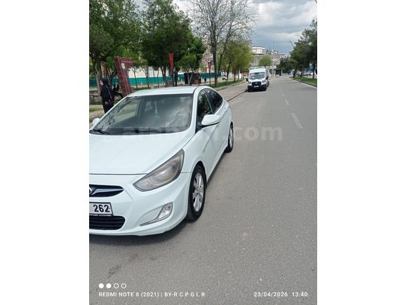 Sahibinden acil satılık Hyundai Accent Blue 1.4 CVVT Mode Plus 2012 Model