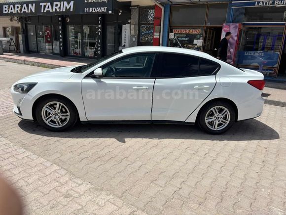 TANIK KARDEŞLERDEN DÜŞÜK KM SINIF FOCUS