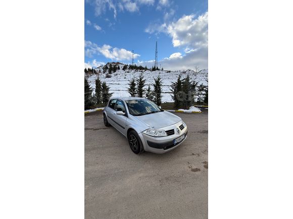 DEĞİŞENSİZ DÜŞÜK KİLOMETRELİ RENAULT MEGANE 1.6 16V