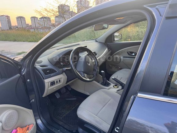 Sahibinden Renault Megane 1.6 Expression 2012 Model 
