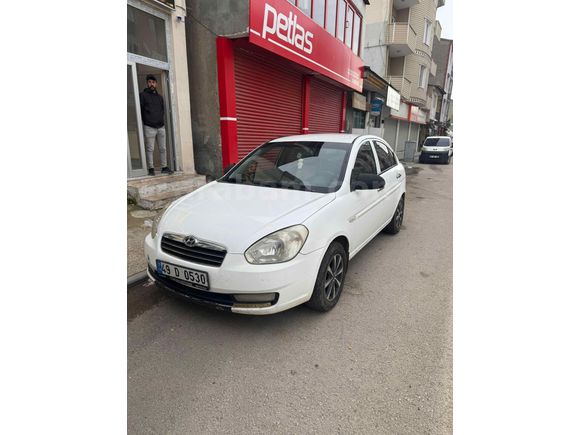 Sahibinden Hyundai Accent Era 1.4 Team 2011 Model  233.000 km Beyaz