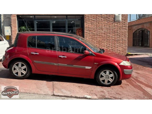 AUTO 25'DEN KAPUT-TAVAN-BAGAJ ORJ TEMİZ BAKIMLI MEGANE